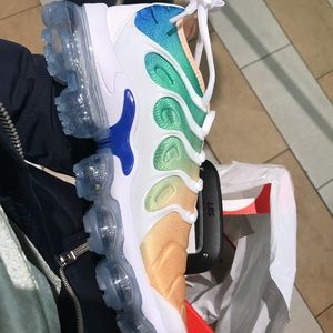 Vapormax plus size 6 women’s